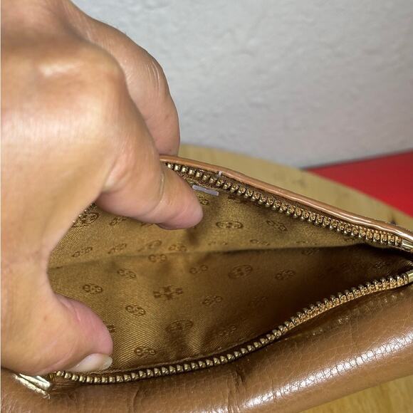 Tory Burch Brown Leather Wristlet Wallet phone case - Picture 4 of 8